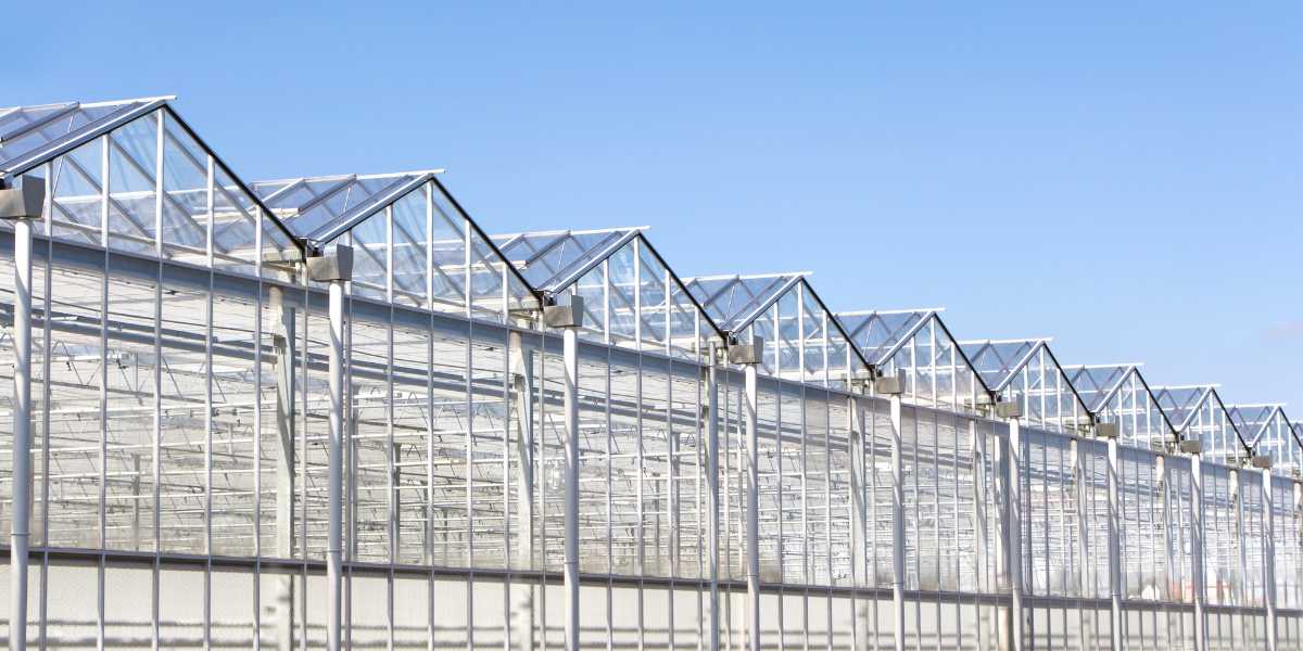 Commercial glass greenhouses